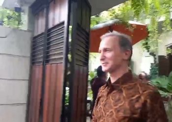 Dubes Belanda untuk Indonesia, Marc Gerritsen saat mengunjungi kediaman mantan Presiden Jokowi di Solo, Senin (26/1/2026) sore. Foto: Indospektrum.com