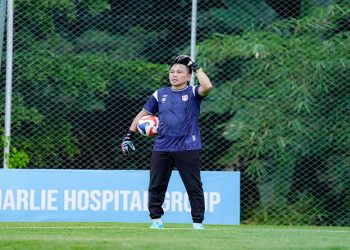 Kendal Tornado FC resmi mendatangkan Joice Sorongan sebagai pelatih kiper. Foto: Ist.