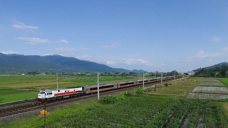 Ilustrasi - Perjalanan kereta api. Foto: Ist. 