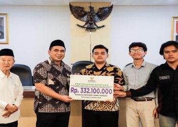 Pemprov Jawa Tengah melalui Baznas Jateng menyalurkan bantuan biaya tempat tinggal selama tiga bulan kepada 162 mahasiswa terdampak banjir Sumatera-Aceh, Kamis, 15 Januari 2026. Foto: Ist.