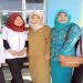 Alumni FK UMS Ferianis Setiawati (baju coklat) Melakukan Pengabdian Nusantara Sehat di Pedalaman Seram, Maluku. Foto: Ist.