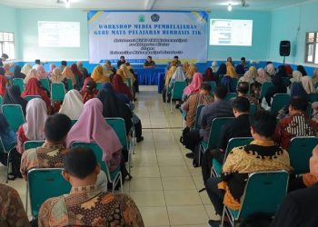 Prodi Pendidikan Matematika FKIP UMS menggelar workshop pembelajaran berbasis Teknologi Informasi dan Komunikasi (TIK). Foto: Ist.