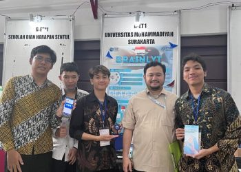 Tim Brainlyt UMS saat berada di booth pameran GYIIF 2026. Foto: Ist.