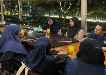 Tim peneliti UMS penerima hibah RISKESTREN saat kegiatan monev bersama penyelenggara hibah, Yayasan SAPIN. Foto: Ist.