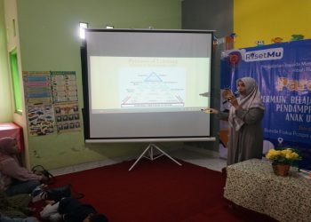 Pemaparan materi parenting yang disampaikan oleh tim Pengabdian Masyarakat UMS. Foto: Ist.