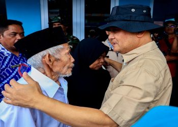 Gubernur Jateng Ahmad Luthfi saat meninjau tindak lanjut penanganan bencana di Kecamatan Pulosari, Kabupaten Pemalang, Jumat, 30 Januari 2026. Foto: Ist.