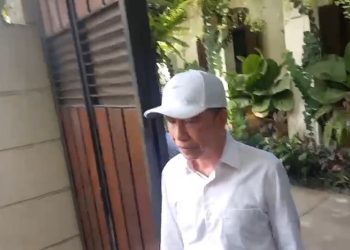 Mantan Presiden Jokowi memberikan keterangan pers di Kota Solo, Jumat (30/1/2026). Foto: Indospektrum.com