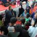 Bunda PAUD Jateng, Nawal Arafah Yasin memantau berbagai kegiatan trauma healing pengungsi banjir Pekalongan. Foto : Ist.