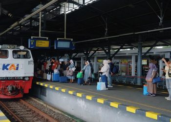 Ilustrasi - KAI Daop 6 Yogyakarta membuka pembelian tiket KA untuk arus balik H+1 Lebaran pada Jumat, 6 Februari 2026 pukul 00.00 WIB. Foto: Ist.