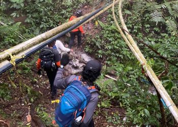 Tim KMPA Giri Bahama melakukan penyisiran Ground Search. Foto: Ist.