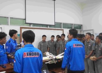 Program Studi Teknik Elektro Fakultas Teknik UMS saat menerima kunjungan SMK Negeri Nusawungu Cilacap. Foto: Ist.