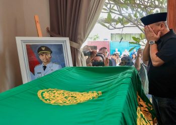 Gubernur Jawa Tengah Ahmad Luthfi saat melayat Wakil Bupati Klaten Benny Indra Ardhianto, Minggu, 8 Februari 2026. Foto: Ist.