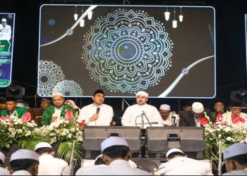 Wakil Gubernur Jawa Tengah Taj Yasin Maemoen (Gus Yasin) menghadiri Al Ikhlas Bersholawat bersama Al Habib Anis Bin Idrus Syahab, dalam rangka Harlah PPP ke -53, di Desa Tengaran, Kecamatan Tengaran, Kabupaten Semarang, Minggu malam, 9 Februari 2026. Foto: Ist.