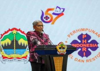 Sekda Jateng Sumarno saat memberikan sambutan pada acara Welcoming Dinner Rakernas 1 PHRI di Gedung Gradhika Bhakti Praja, Kota Semarang, pada Senin malam, 9 Februari 2026. Foto: Ist.