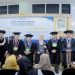 Promovenda Naumi Fahma, M.Pd resmi menyandang gelar Doktor setelah dinyatakan lulus dalam Sidang Promosi Doktor dengan disertasi yang disampaikan di Ruang Seminar Lt. 7 UMS. Foto: Ist.