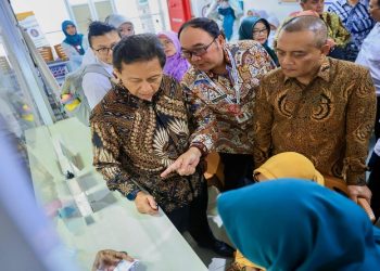 Gubernur Jateng Ahmad Luthfi mendampingi Menteri Kesehatan Budi Gunadi Sadikin meninjau Cek Kesehatan Gratis di Puskesmas Pandanaran, Kota Semarang, Selasa, 10 Februari 2026. Foto: Ist.