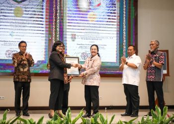 Pemeriksaan kesehatan gratis pada 53 perusahaan di Jawa Tengah mendapat anugerah Rekor Muri. Foto: Ist.