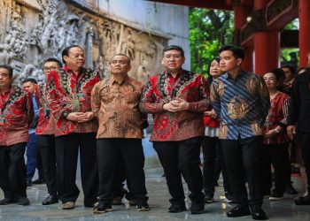 Gubernur Jateng Ahmad Luthfi mendampingi Wakil Presiden (Wapres) Gibran Rakabuming Raka berkunjung ke Klenteng Sam Poo Kong, Kota Semarang pada Sabtu, 14 Februari 2026. Foto: Ist.