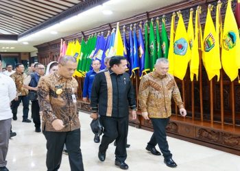 Gubernur Jateng Ahmad Luthfi melakukan rapat bersama Komisi V DPR dan Menteri Perhubungan di kompleks Kantor Gubernur Jateng pada Jumat 20 Februari 2026. Foto: Ist.