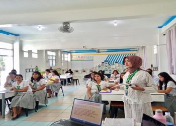 Yuanisya mengikuti rangkaian mengajar di sekolah Filipina melalui program SEA-Teacher. Foto: Ist.