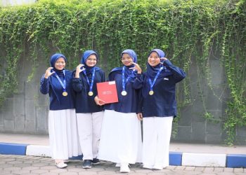 Tim Mahasiswa UMS meraih Gold Medal di ajang Asean Innovative Science Environmental and Entrepreneur Fair 2026. Foto: Ist.