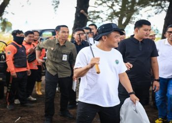 Gubernur dan Wakil Gubernur Jateng, Ahmad Luthfi-Taj Yasin mencanangkan Gerakan Jawa Tengah ASRI di Pantai Jodo, Desa Sidorejo, Kecamatan Gringsing, Kabupaten Batang, Selasa 24 Februari 2026. Foto: Ist.