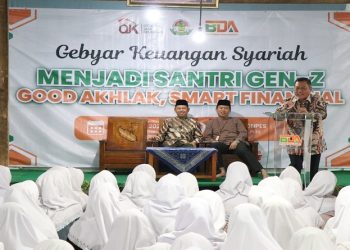 OJK Solo menggelar kegiatan Gebyar Ramadan Keuangan Syariah di Pondok Pesantren Ta’mirul Islam, Surakarta, Senin (23/2/2026). Foto: Ist.