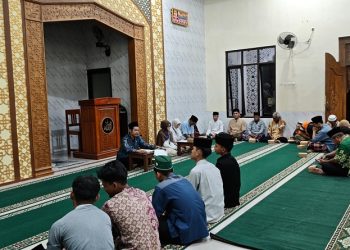 Mahasiswa KKN-DIK FKIP UMS menggelar pengajian di Masjid Jami’ Ibrahim Ma’asbaal, Dusun Duwet, Kecamatan Ngadirojo, Wonogiri. Foto: Ist.