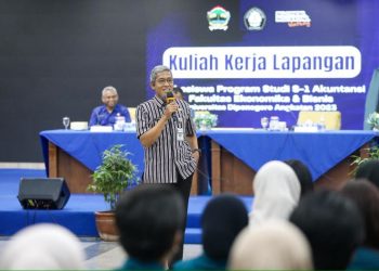 Sekretaris Daerah (Sekda) Jateng Sumarno mengisi Kuliah Kerja Lapangan (KKL), Mahasiswa Program Studi Akuntansi Angkatan Tahun 2023,Fakultas Ekonomika Bisnis Universitas Diponegoro, di Gedung Grhadika Bakti Praja, Selasa, (3/2/2026). Foto : Ist.