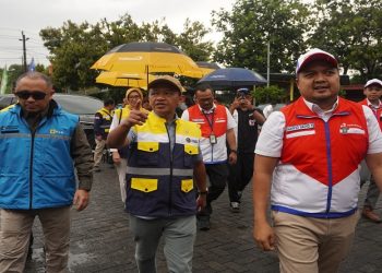 Menteri ESDM Bahlil Lahadalia meninjau ketersediaan BBM serta pelayanan di SPBU Bolon, Kecamatan Colomadu, Kabupaten Karanganyar, Kamis, 26 Maret 2026. Foto: Ist.