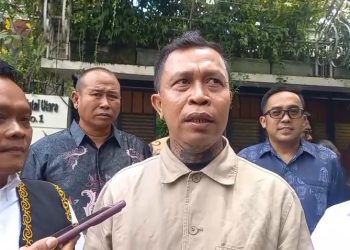 Panglima Jilah memberikan keterangan pers usai bertemu Jokowi di Kota Solo, Kamis (5/3/2026). Foto: Indospektrum