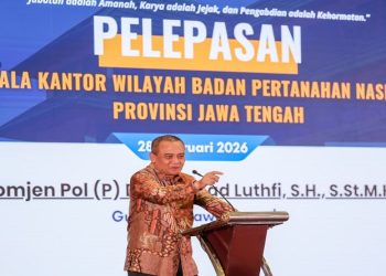 Gubernur Jateng Ahmad Luthfi saat memberikan sambutan dalam acara pelepasan Kepala Kantor Wilayah ATR/BPN Jawa Tengah, Sabtu, 28 Februari 2026 malam. Foto: Ist.