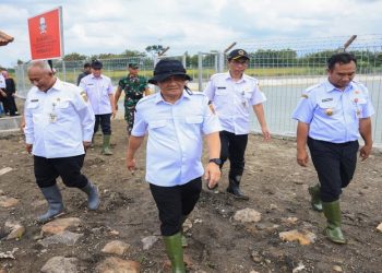 Gubernur Jateng Ahmad Luthfi meresmikan Embung Plosorejo di Desa Guworejo, Kecamatan Karangmalang, Sragen, Rabu 4 Maret 2026. Foto: Ist.
