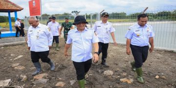 Gubernur Jateng Ahmad Luthfi meresmikan Embung Plosorejo di Desa Guworejo, Kecamatan Karangmalang, Sragen, Rabu 4 Maret 2026. Foto: Ist.