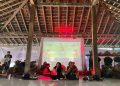 Mahasiswa KKN-DIK FKIP UMS menggelar pentas seni bertajuk “Gen Muda Labs” di Pendopo SMP Muhammadiyah 2 Karanganyar. Foto: Ist.