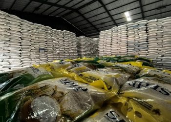 Perum BULOG Cabang Surakarta memastikan ketersediaan beras dan minyak goreng mencukupi hingga akhir tahun. Foto: Ist.