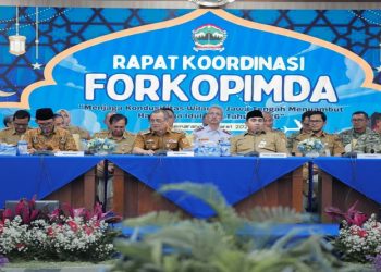 Gubernur Jateng Ahmad Luthfi memimpin Rakor lintas sektoral bersama bupati dan walikota beserta forkopimda se-Jawa Tengah di gedung Gradhika Bhakti Praja Semarang, pada Senin, 9 Maret 2026. Foto: Ist.
