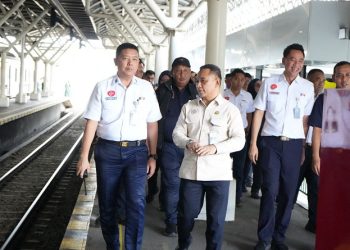 Direktur LLAKA Kementerian Perhubungan, Arif Anwar meninjau Posko Angkutan Lebaran di Stasiun Yogyakarta, Minggu (22/3/2026). Foto: Ist.