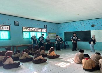 Mahasiswa KKN Dik FKIP UMS melaksanakan program inovatif berbasis fun learning di MTs Muhammadiyah 5 Tukulrejo, Wonogiri. Foto: Ist.