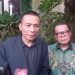Ahli forensik digital Rismon Sianipar memberikan keterangan pers usai bertemu dengan Presiden ke-7 RI Joko Widodo  di Kota Solo, Kamis ( 12/3/2026) petang. Foto: Indospektrum