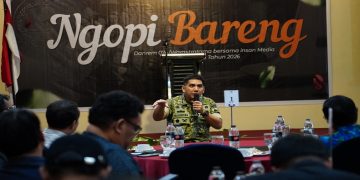 Komandan Korem 074/Warastratama Kolonel Inf M. Arry Yudistira, S.I.P., M.I.Pol., M.Han.,  saat silaturahmi bersama insan pers di Kota Solo, Jumat (17/4/2026). Foto: Ist.