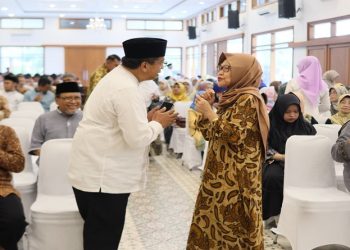 Yayasan Amal Sahabat Surakarta dan Sekolah Al-Azhar Syifa Budi Solo menggelar Silaturrahim dan Pengajian Halal Bihalal, Jumat (3/4/2026) di Gedung Ndalem Marsum, Jl. Bhayangkara, Solo. Foto: Ist.