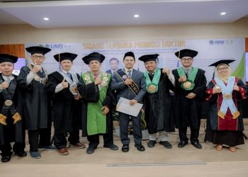 Muhammad Arif Wicagsono dikukuhkan sebagai Doktor ke-62 PAI UMS setelah melewati sidang terbuka promosi doktor. Foto: Ist.