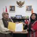 Penandatanganan MoU antara PDIH & MIH UMS dengan Fakultas Hukum UM Kupang sebagai komitmen penguatan kolaborasi akademik. Foto: Ist.