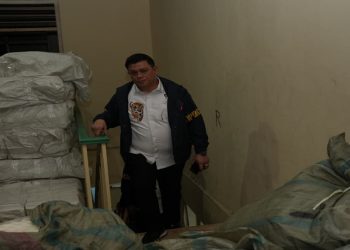Satgas Penegakan Hukum  Penyelundupan Bareskrim Polri menggeledah gudang penyimpanan barang diduga impor ilegal di Jakarta. Foto: Ist.