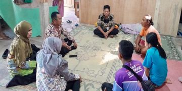 Kepala Dinas Pendidikan Jateng, Sadimin bersama jajaran menyampaikan belasungkawa kepada keluarga almarhum Wahyu Adi Prasetya, siswa SMP Negeri 2 Sumberlawang, Sragen, Jumat (17/4/2026). Foto: Ist.