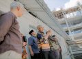 Rektor UMS, Prof. Dr. Harun Joko Prayitno, M.Hum., meninjau pembangunan dan perbaikan fasilitas kampus, Selasa (21/4/2026).Foto: Ist.