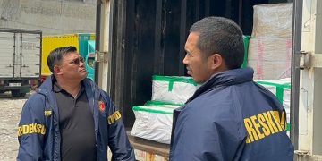 Tim penyidik Dittipideksus Bareskrim Polri menggeledah kantor sebuah perusahaan berinisial PT TSL di Sidoarjo, Selasa (21/4/2026). Foto: Ist.