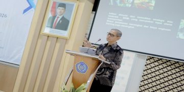 Pakar ekonomi sekaligus Guru Besar Fakultas Ekonomi dan Bisnis Universitas Muhammadiyah Surakarta (UMS), Prof. Dr. Bambang Setiaji, M.Si. Foto: Ist.
