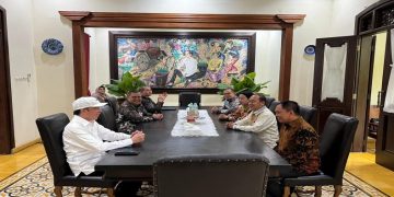 Jajaran KPPU melakukan audiensi dengan mantan Presiden Jokowi di Kota Solo, Rabu, 22 April 2026. Foto: Ist.